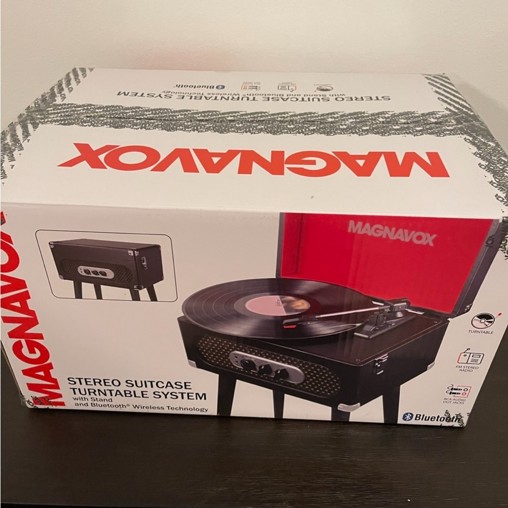 Stereo Suitcase Turntable System - Picture 2 of 3